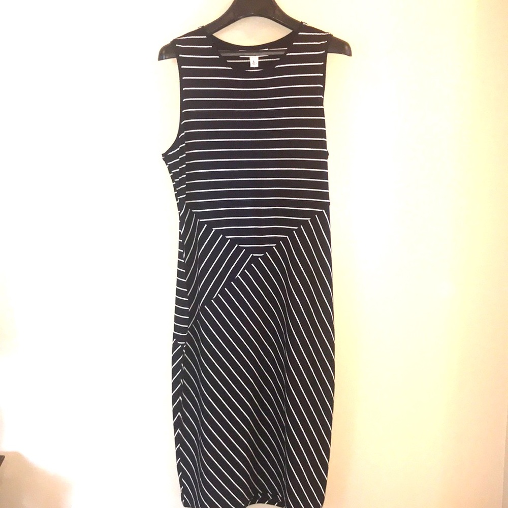 🌸 3/$25 Fourteenth Place black striped maxi dress